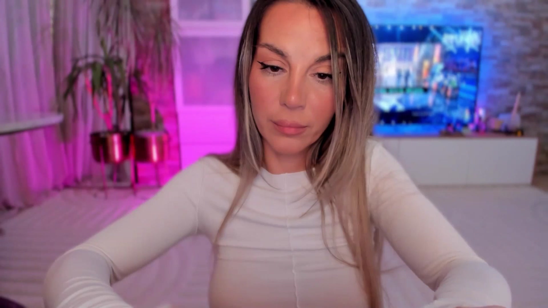 Gallery image thumbnail from Alesia_'s myfreecams stream on, 01/14/2026, 24:38 image 18 of 20