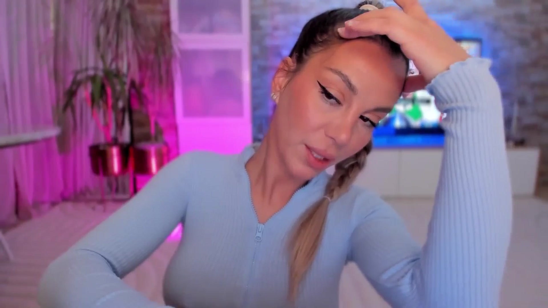 Gallery image thumbnail from Alesia_'s myfreecams stream on, 01/15/2026, 23:48 image 3 of 20