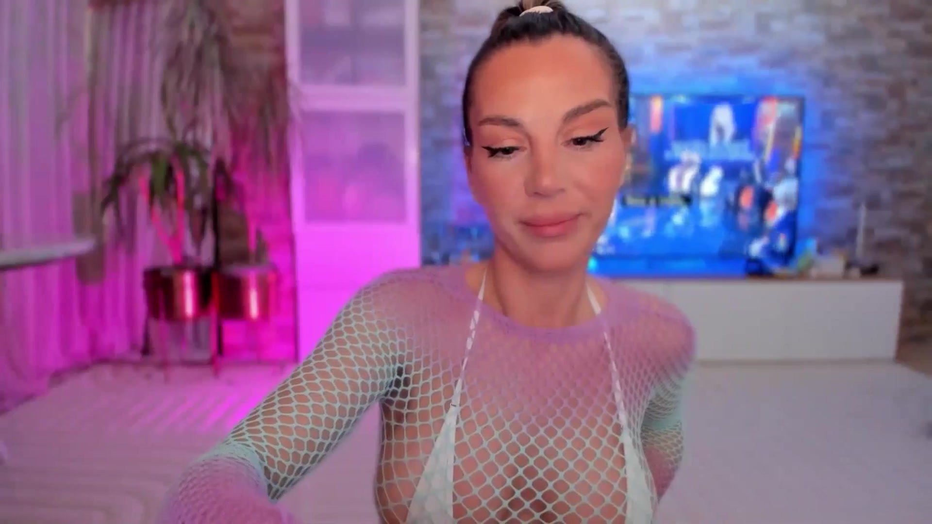 Gallery image thumbnail from Alesia_'s myfreecams stream on, 01/16/2026, 22:28 image 7 of 20