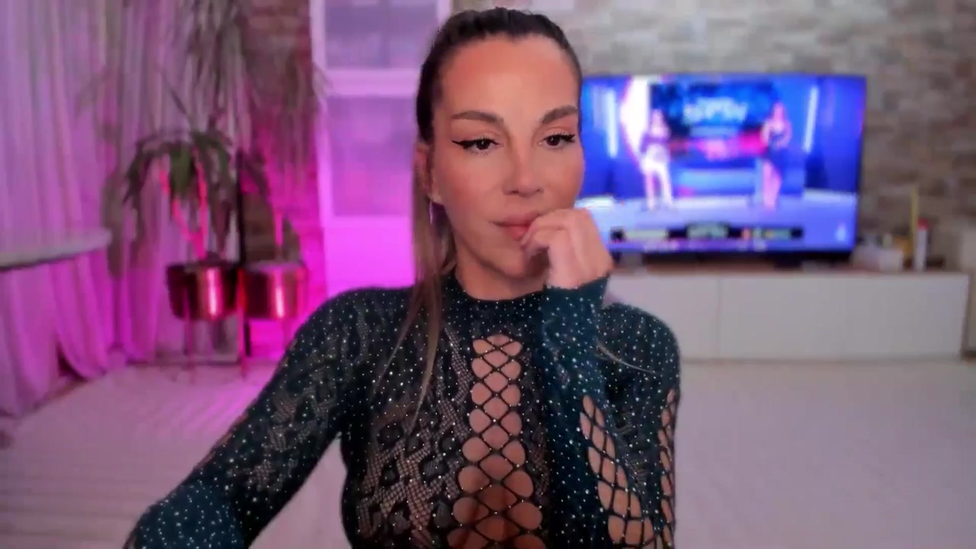 Gallery image thumbnail from Alesia_'s myfreecams stream on, 01/24/2026, 01:45 image 3 of 20