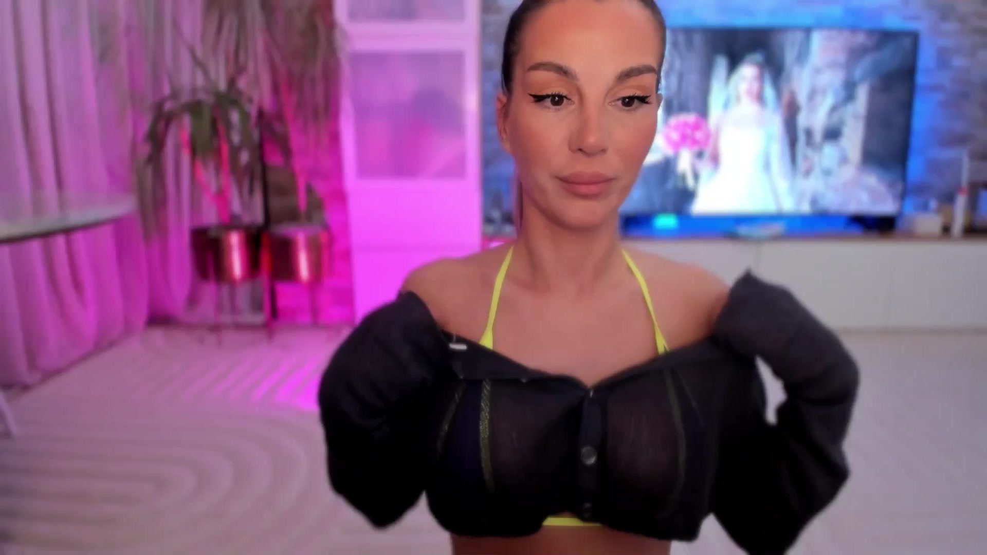 Gallery image thumbnail from Alesia_'s myfreecams stream on, 01/25/2026, 23:45 image 1 of 20