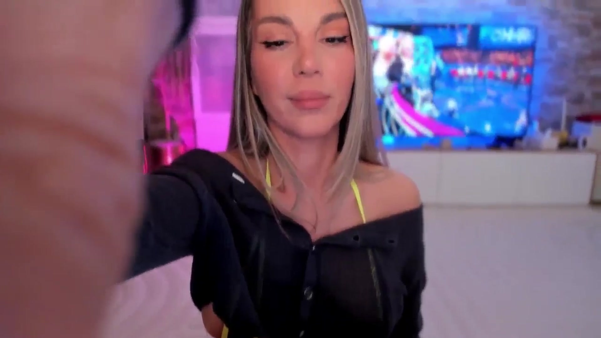 Gallery image thumbnail from Alesia_'s myfreecams stream on, 01/27/2026, 23:17 image 14 of 20