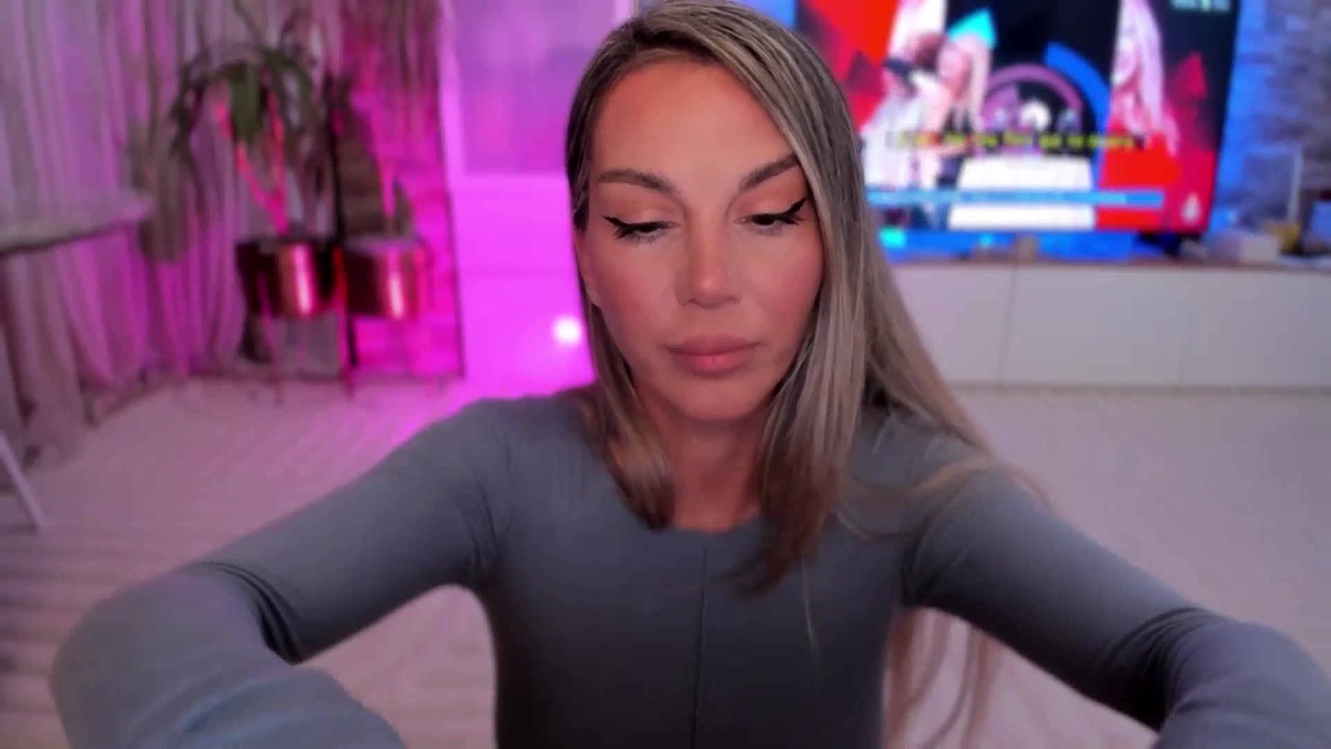 Gallery image thumbnail from Alesia_'s myfreecams stream on, 01/29/2026, 23:57 image 18 of 20