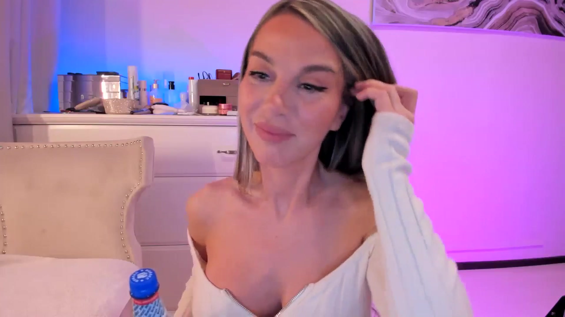 Gallery image thumbnail from Alesia_'s myfreecams stream on, 02/07/2026, 23:49 image 9 of 20