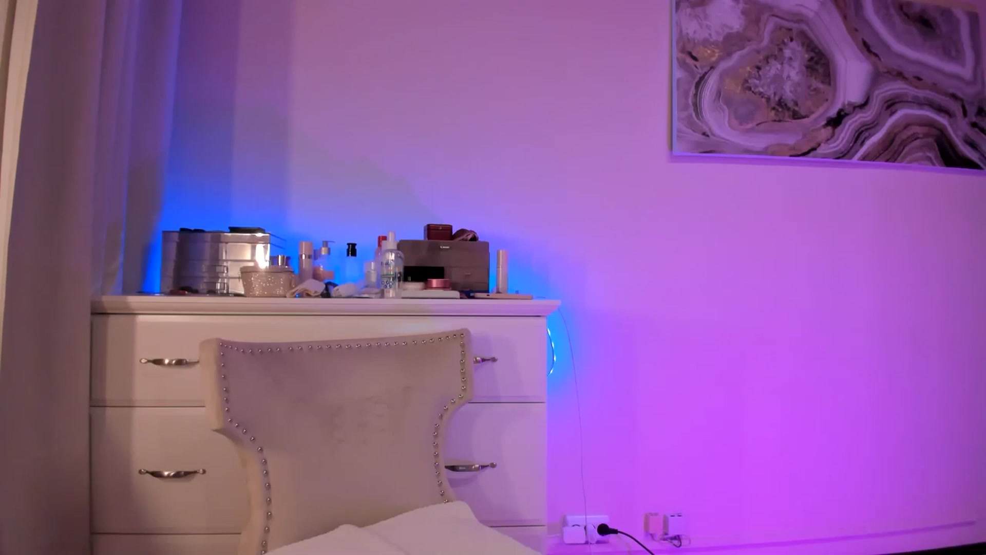 Gallery image thumbnail from Alesia_'s myfreecams stream on, 02/09/2026, 24:07 image 7 of 20