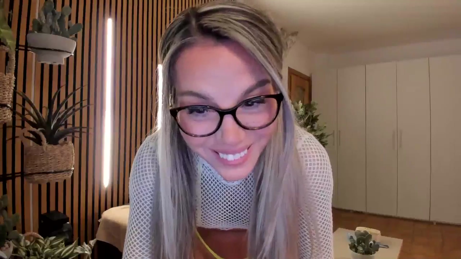 Gallery image thumbnail from Alesia_'s myfreecams stream on, 02/15/2026, 23:35 image 9 of 20