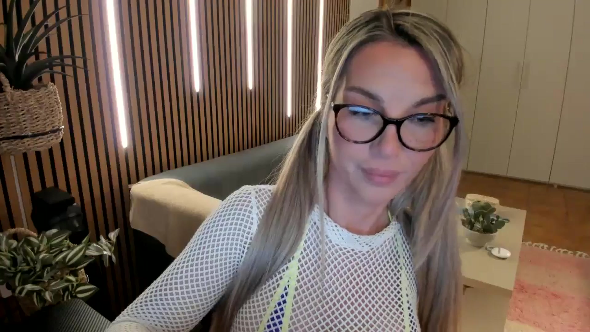 Gallery image thumbnail from Alesia_'s myfreecams stream on, 02/15/2026, 23:35 image 19 of 20