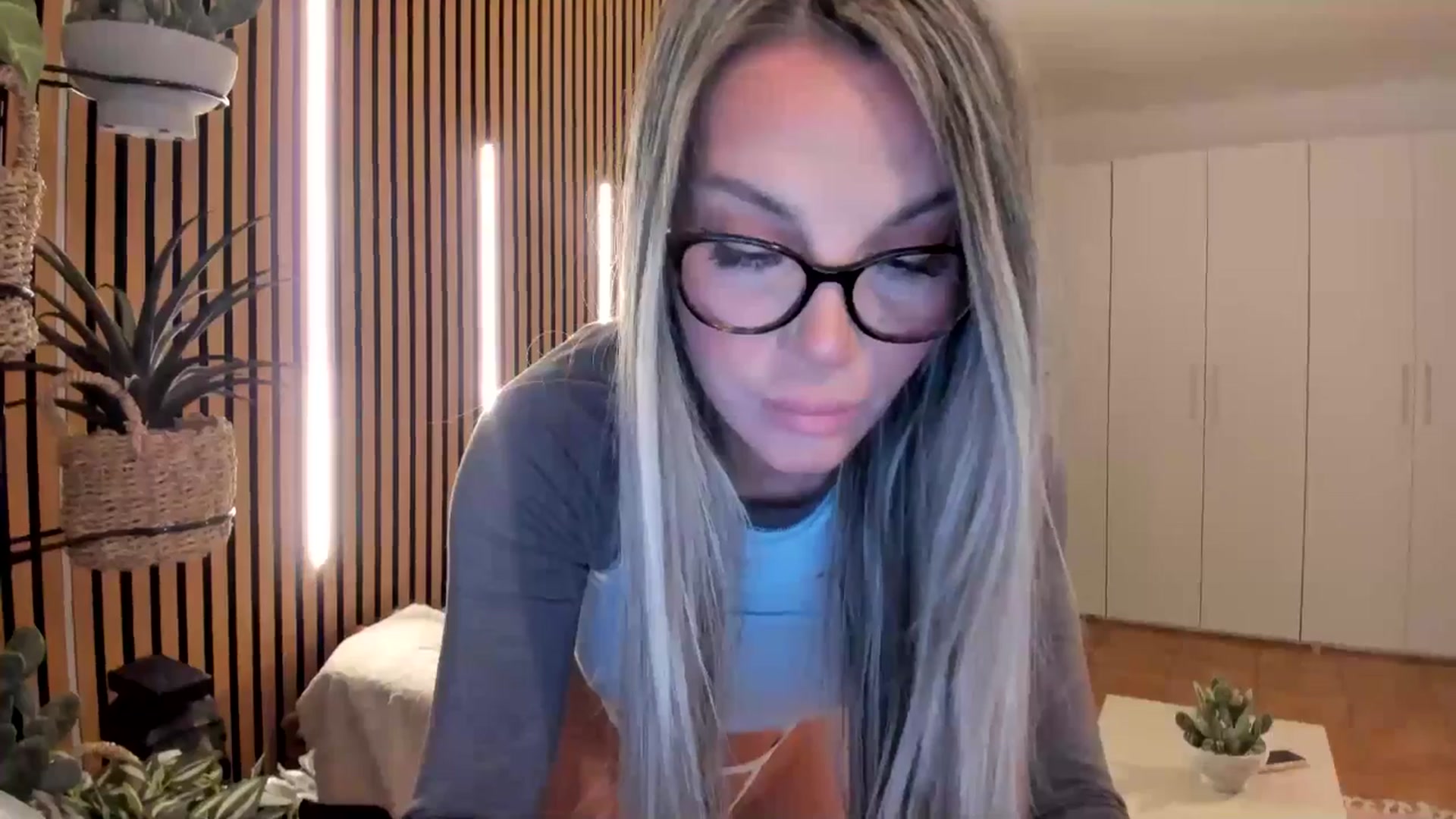 Gallery image thumbnail from Alesia_'s myfreecams stream on, 02/16/2026, 22:36 image 3 of 20