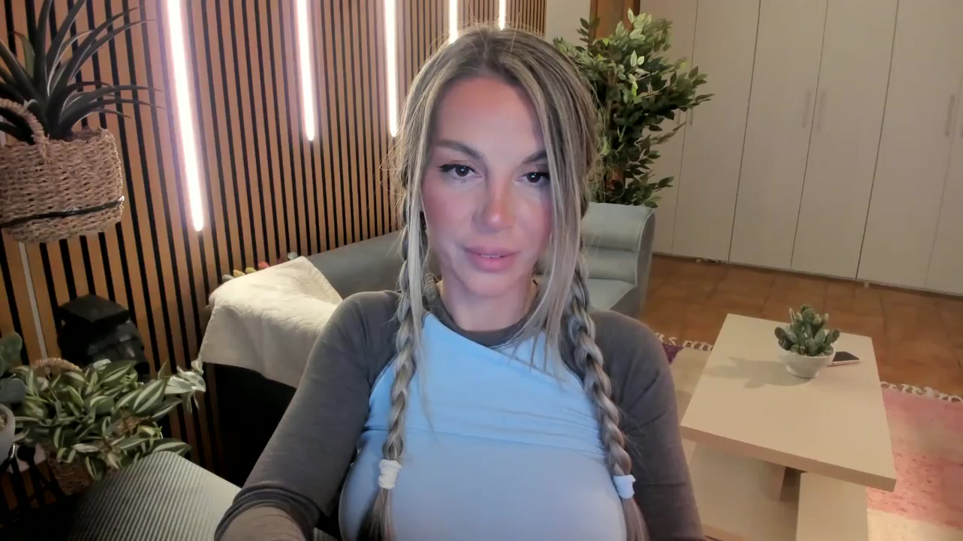Gallery image thumbnail from Alesia_'s myfreecams stream on, 02/17/2026, 24:01 image 6 of 20