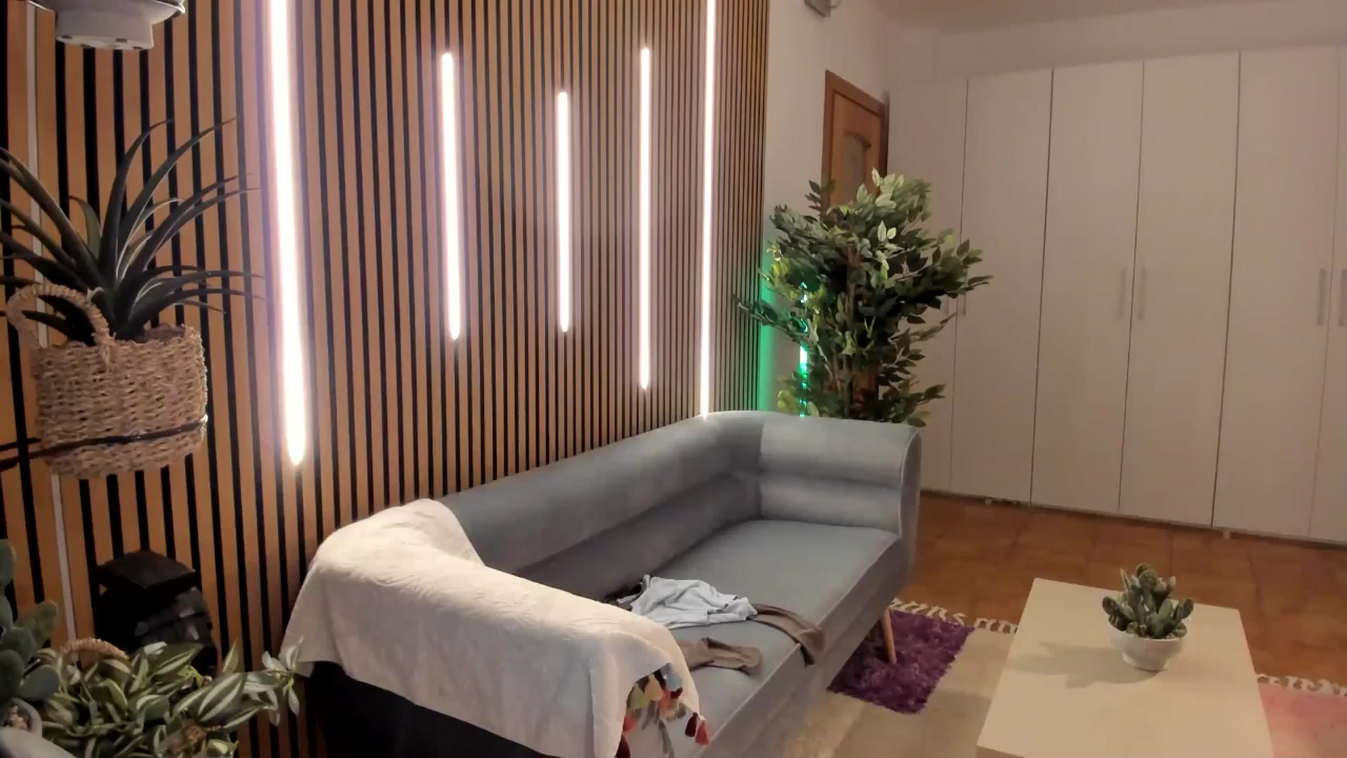 Gallery image thumbnail from Alesia_'s myfreecams stream on, 02/17/2026, 02:10 image 4 of 20