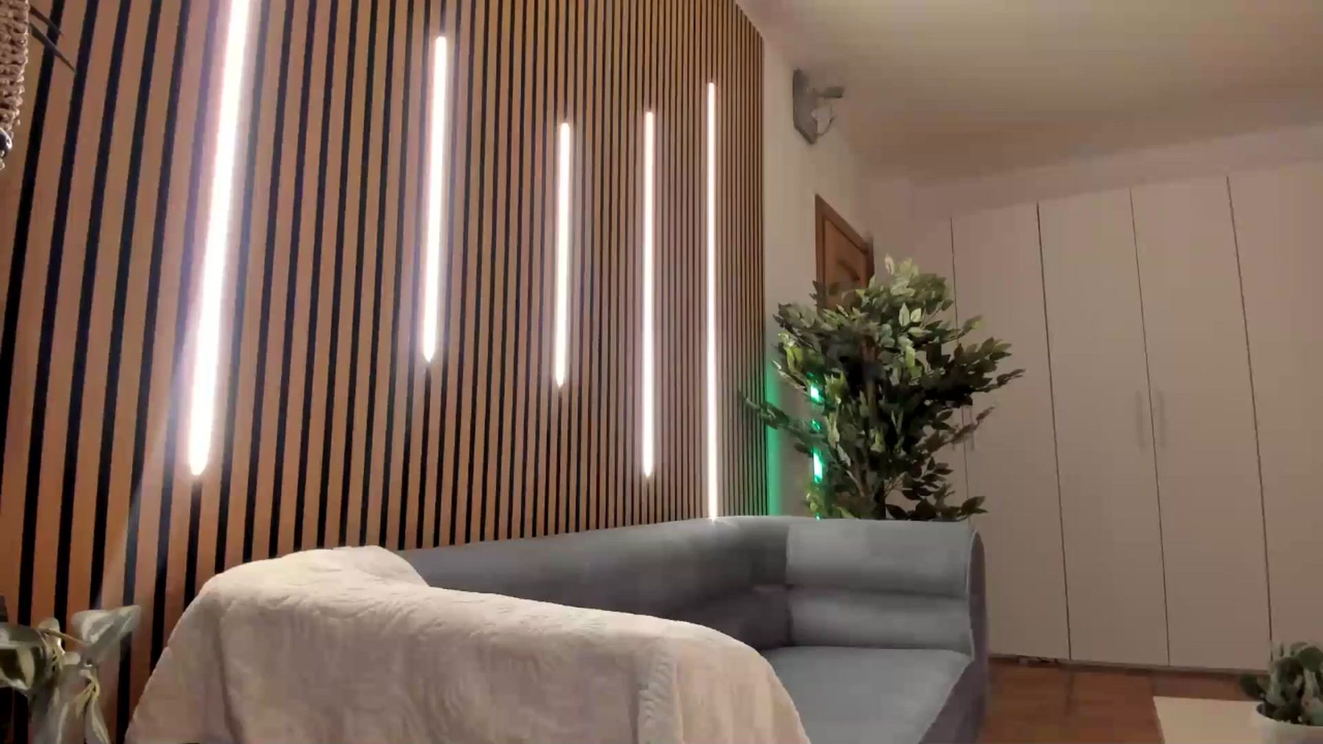 Gallery image thumbnail from Alesia_'s myfreecams stream on, 02/18/2026, 24:03 image 1 of 20