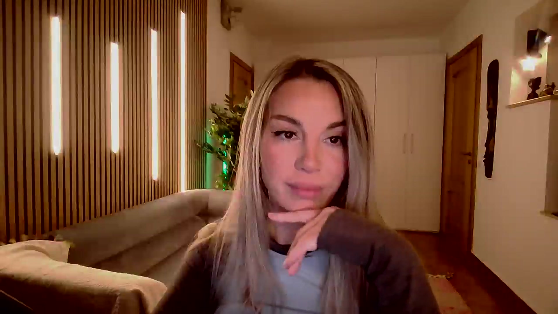 Gallery image thumbnail from Alesia_'s myfreecams stream on, 02/22/2026, 22:26 image 18 of 20