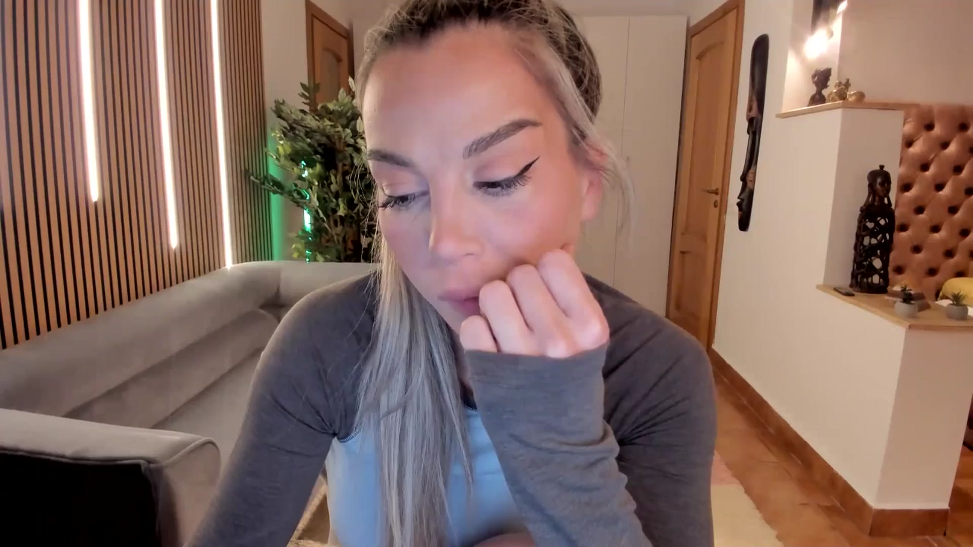 Gallery image thumbnail from Alesia_'s myfreecams stream on, 02/23/2026, 02:19 image 16 of 20