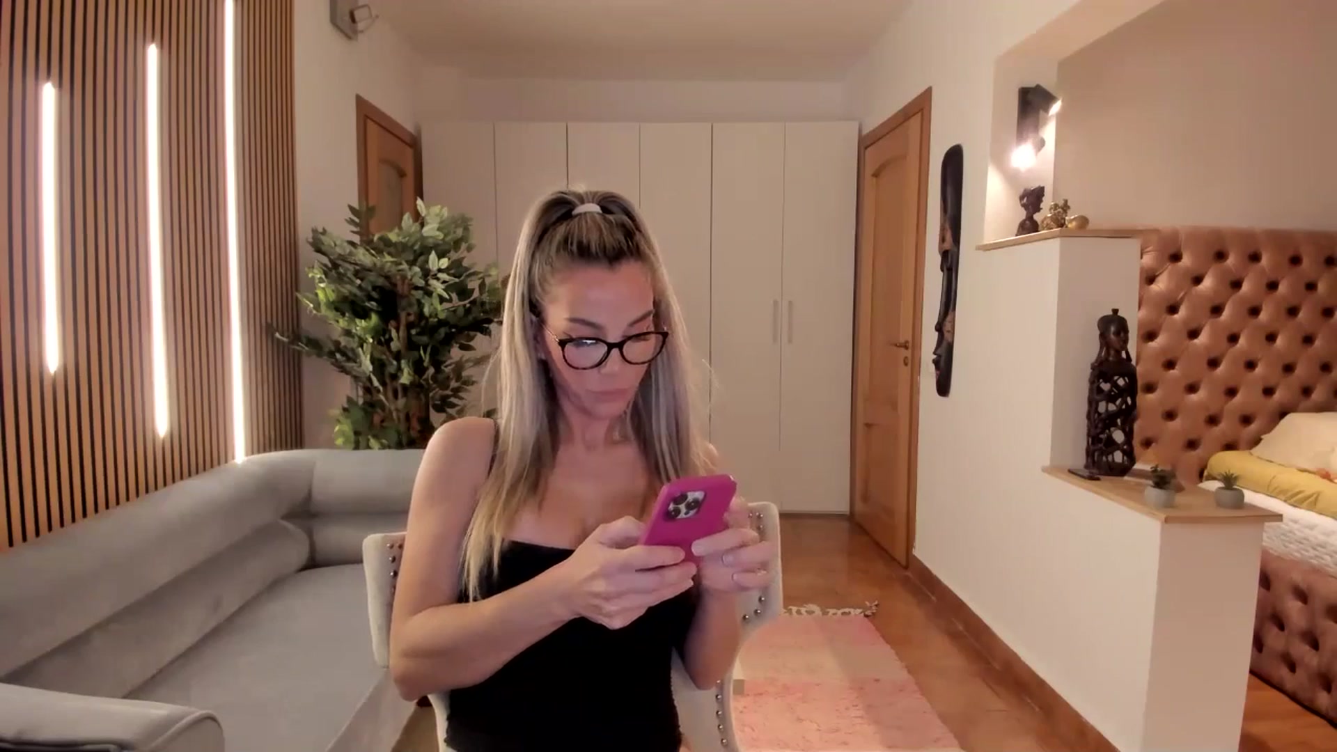 Gallery image thumbnail from Alesia_'s myfreecams stream on, 02/24/2026, 24:02 image 15 of 20