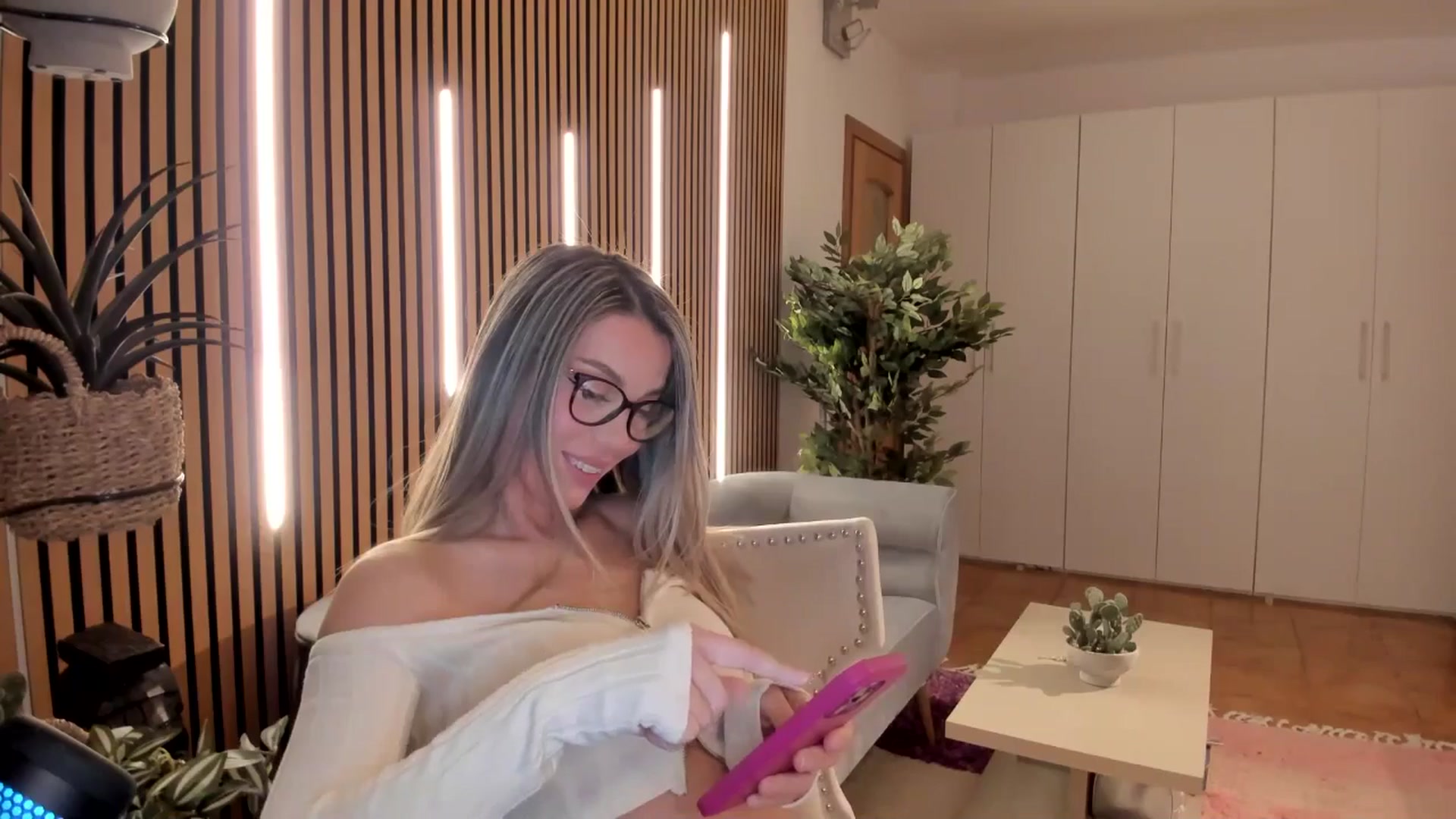 Gallery image thumbnail from Alesia_'s myfreecams stream on, 02/28/2026, 23:23 image 5 of 20