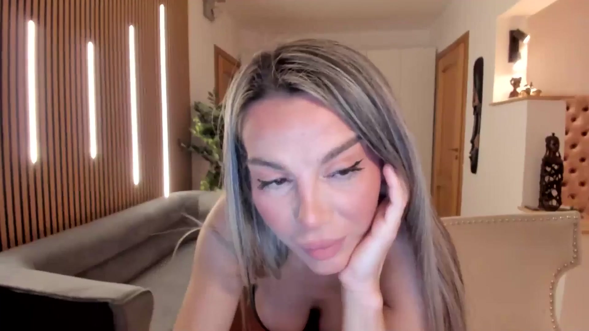 Gallery image thumbnail from Alesia_'s myfreecams stream on, 03/05/2026, 22:37 image 4 of 20