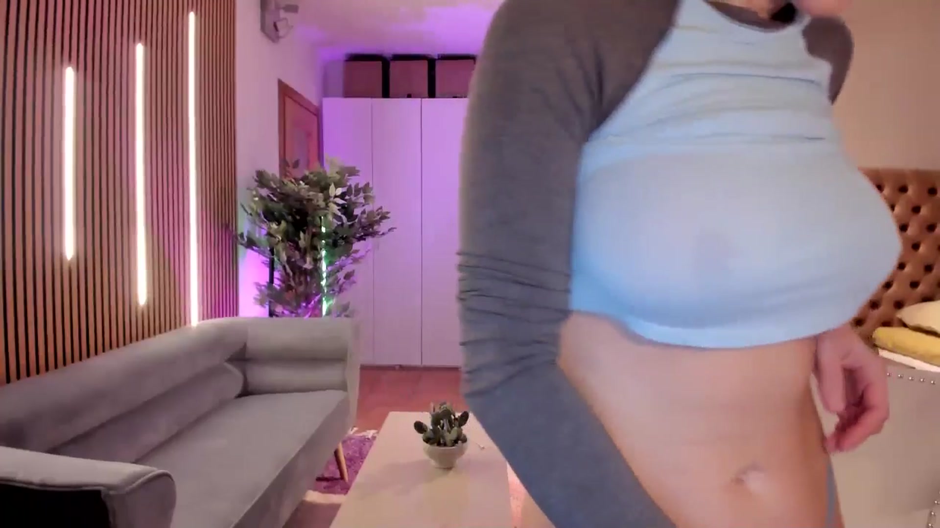 Gallery image thumbnail from Alesia_'s myfreecams stream on, 03/17/2026, 24:33 image 4 of 20
