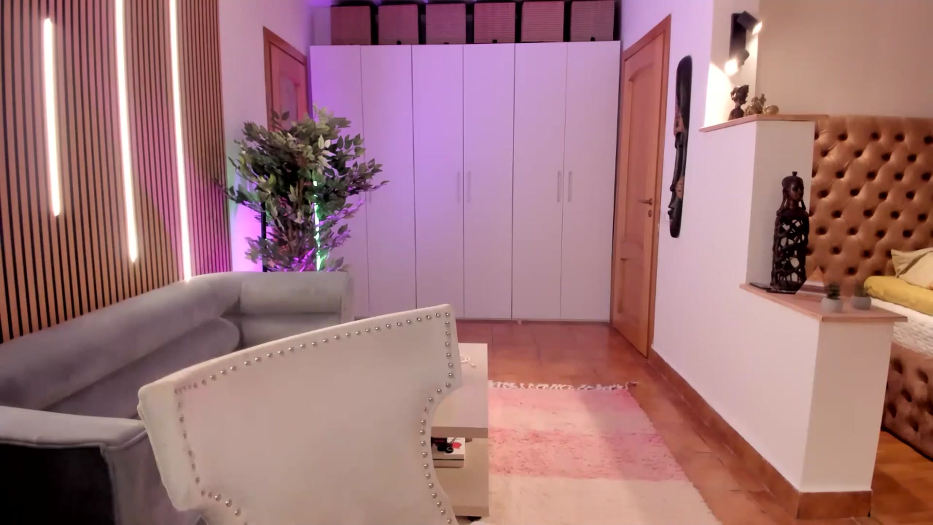 Gallery image thumbnail from Alesia_'s myfreecams stream on, 03/18/2026, 24:03 image 10 of 20