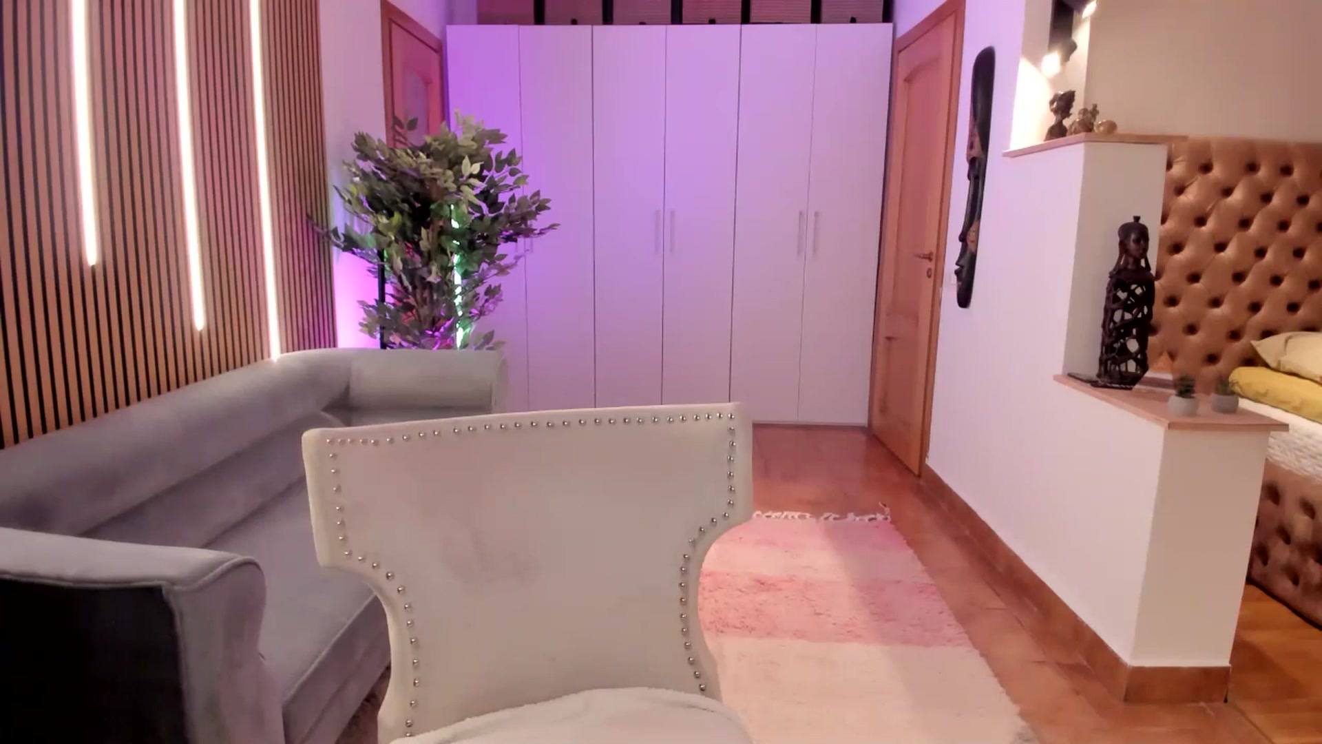 Gallery image thumbnail from Alesia_'s myfreecams stream on, 03/19/2026, 02:06 image 18 of 20