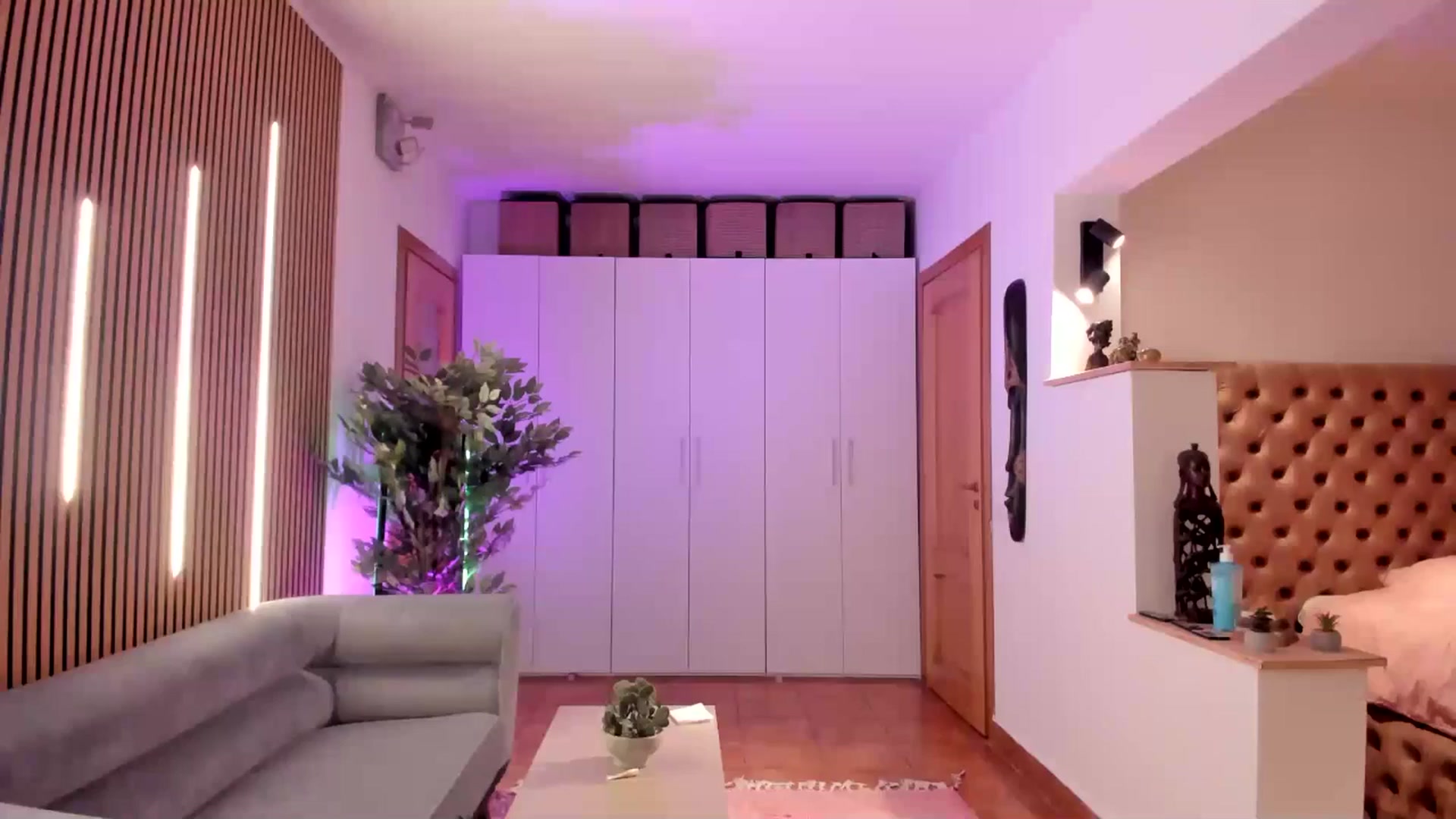 Gallery image thumbnail from Alesia_'s myfreecams stream on, 04/07/2026, 23:23 image 1 of 20