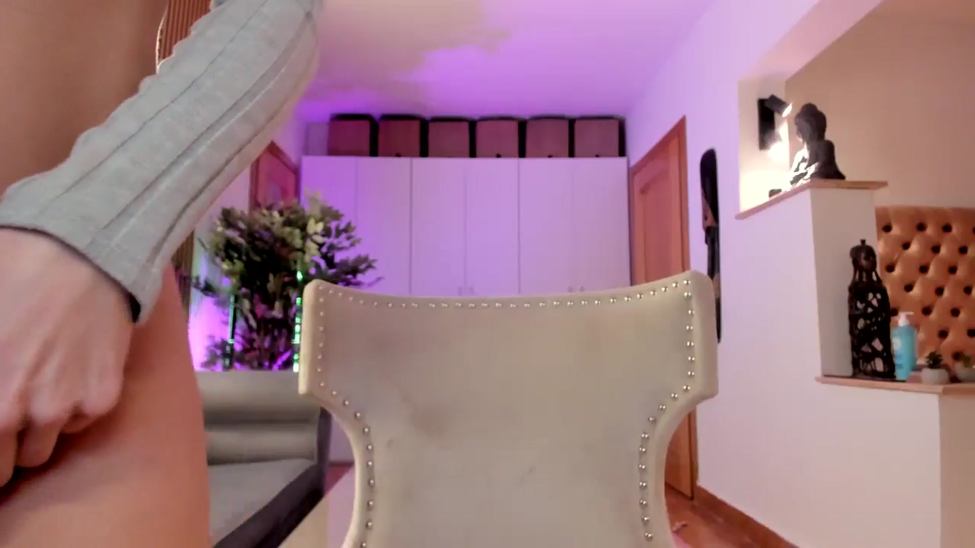 Gallery image thumbnail from Alesia_'s myfreecams stream on, 04/16/2026, 22:46 image 15 of 20