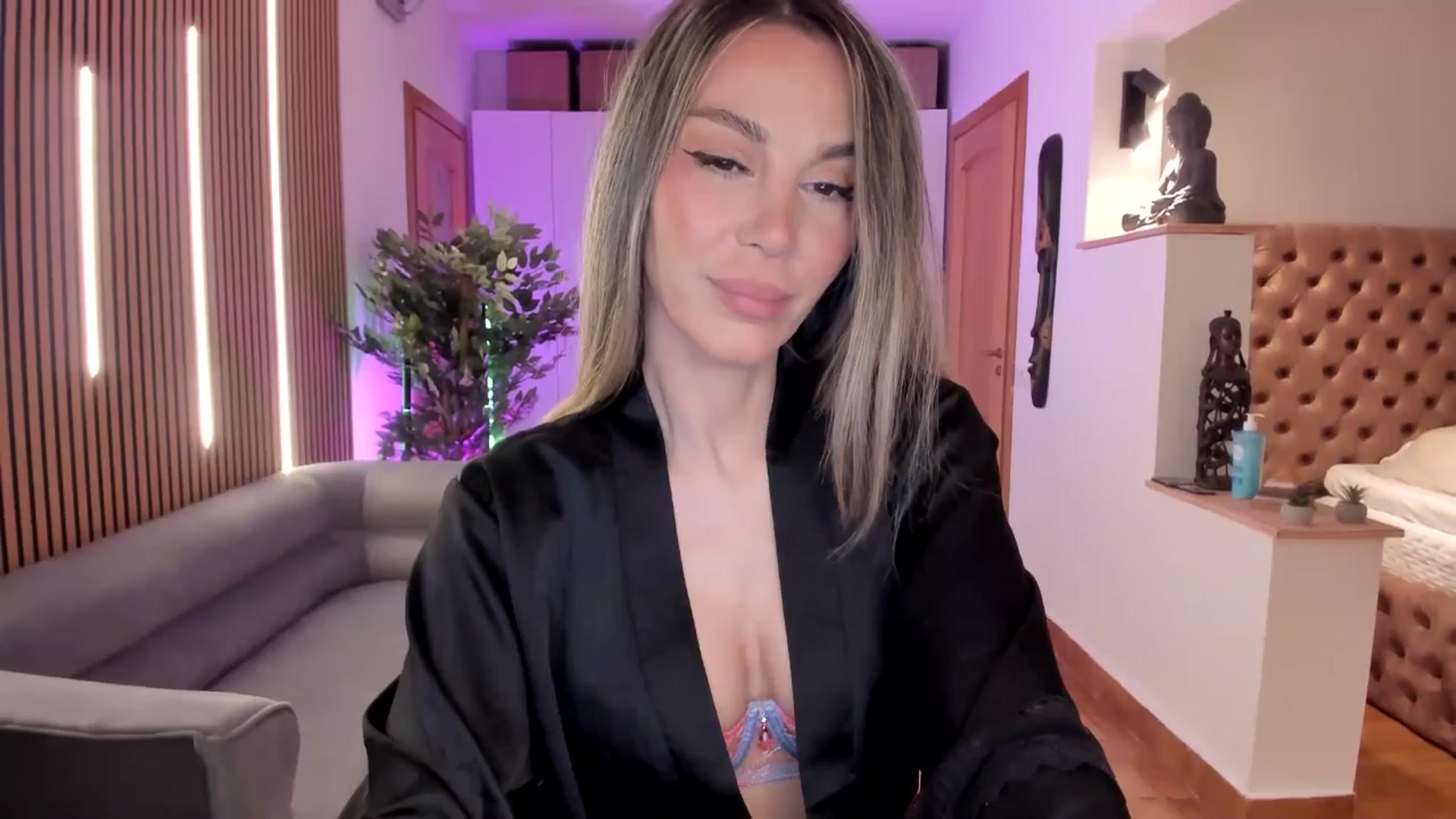 Gallery image thumbnail from Alesia_'s myfreecams stream on, 04/23/2026, 21:20 image 20 of 20