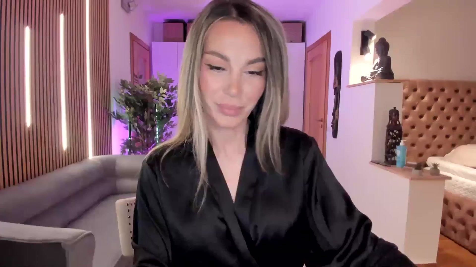 Gallery image thumbnail from Alesia_'s myfreecams stream on, 04/23/2026, 21:20 image 3 of 20
