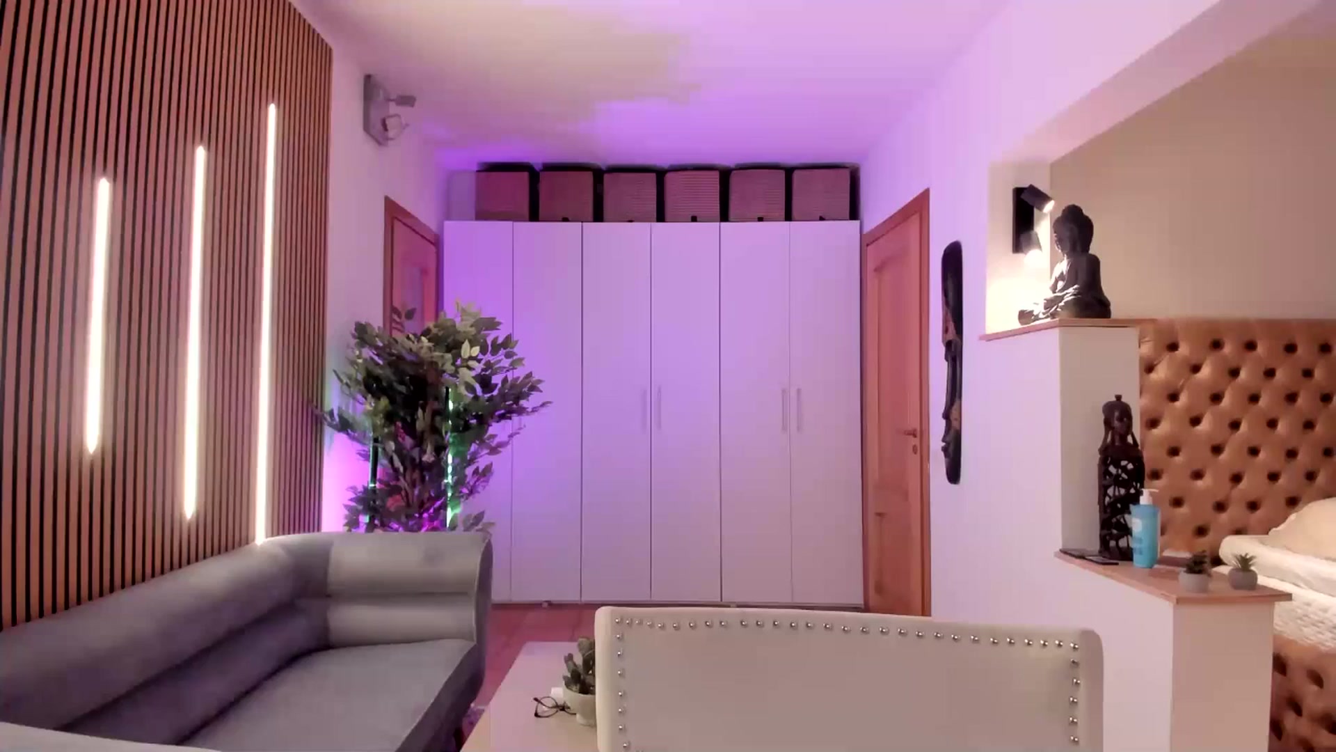 Gallery image thumbnail from Alesia_'s myfreecams stream on, 04/23/2026, 23:10 image 12 of 20