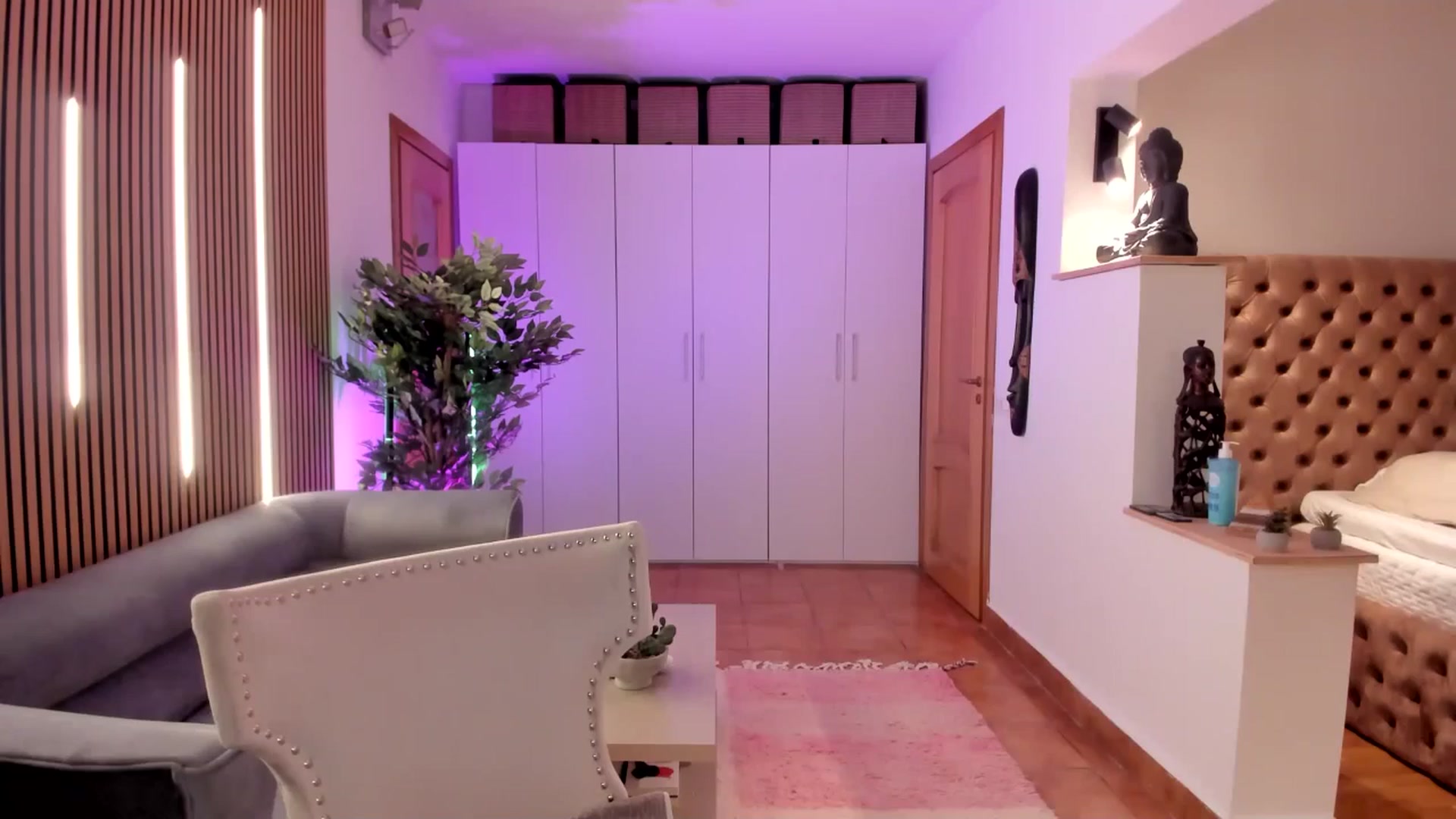Gallery image thumbnail from Alesia_'s myfreecams stream on, 04/23/2026, 23:10 image 19 of 20