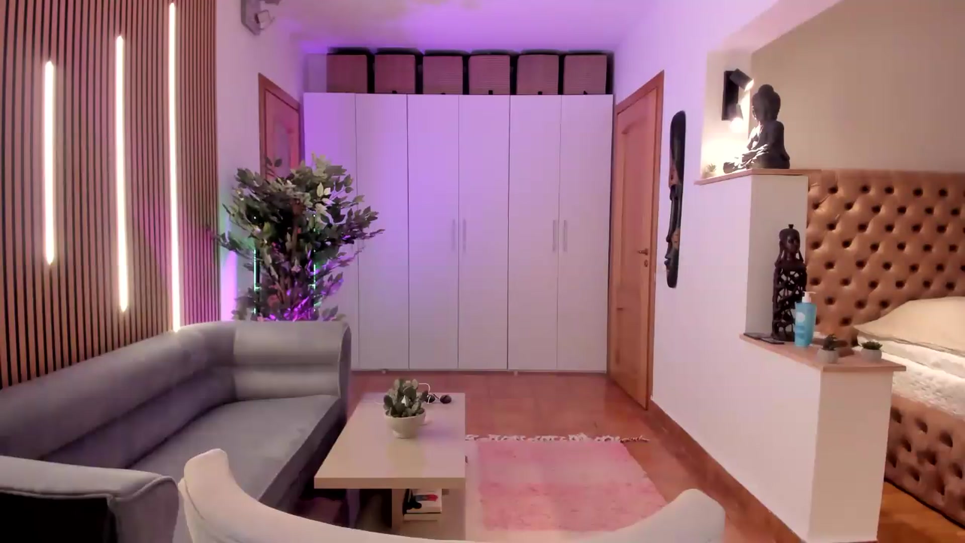 Gallery image thumbnail from Alesia_'s myfreecams stream on, 04/28/2026, 22:19 image 12 of 20
