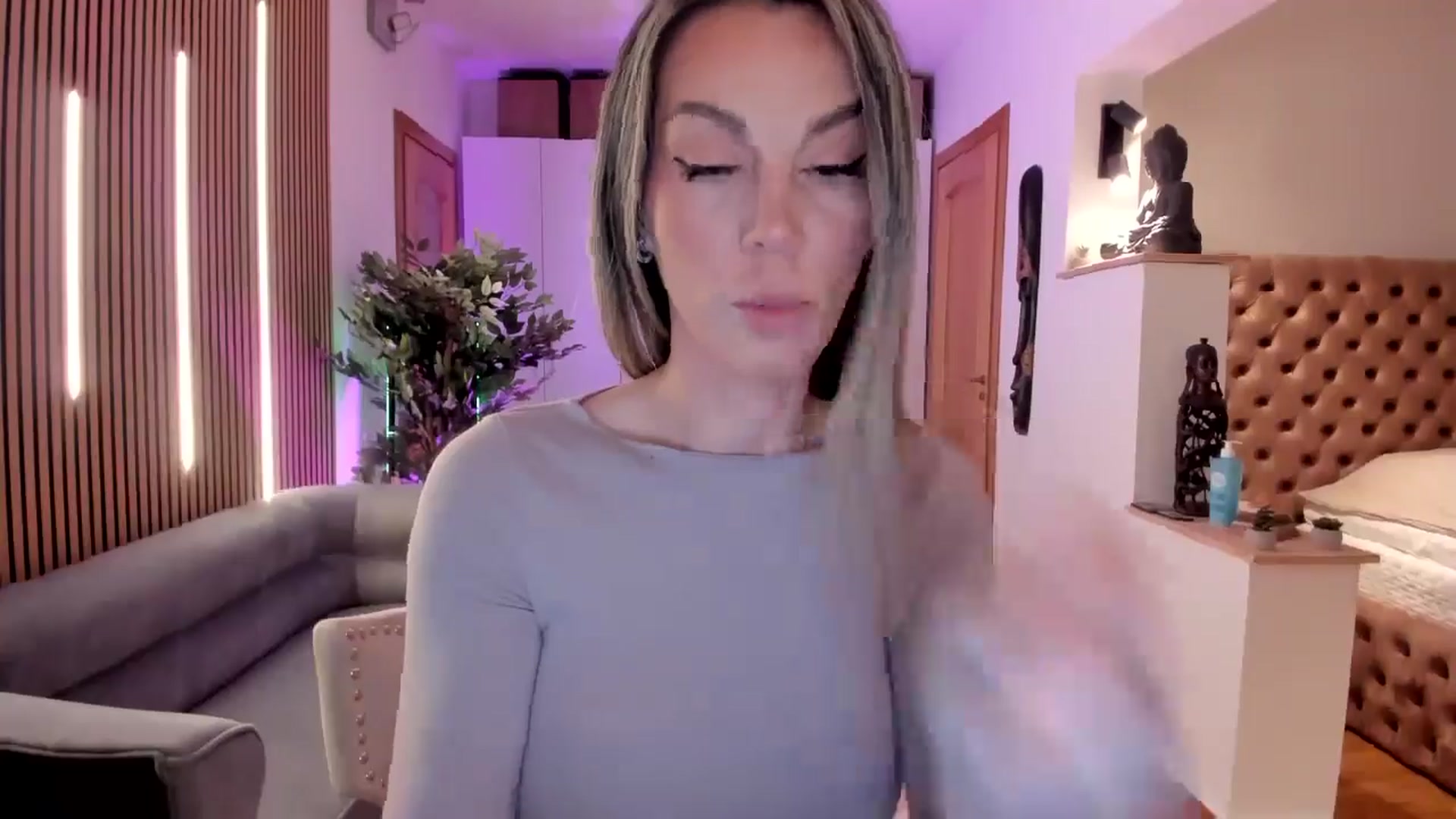 Gallery image thumbnail from Alesia_'s myfreecams stream on, 04/28/2026, 23:23 image 7 of 20