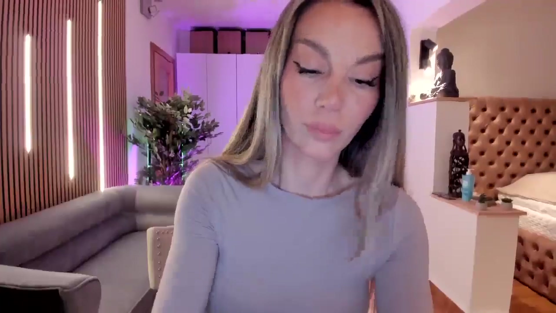 Gallery image thumbnail from Alesia_'s myfreecams stream on, 04/28/2026, 23:23 image 6 of 20