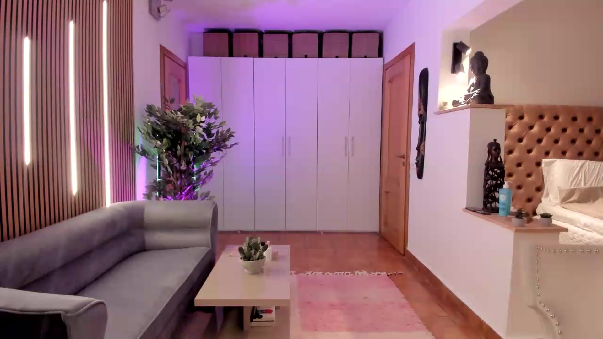 Gallery image thumbnail from Alesia_'s myfreecams stream on, 04/29/2026, 22:42 image 2 of 20