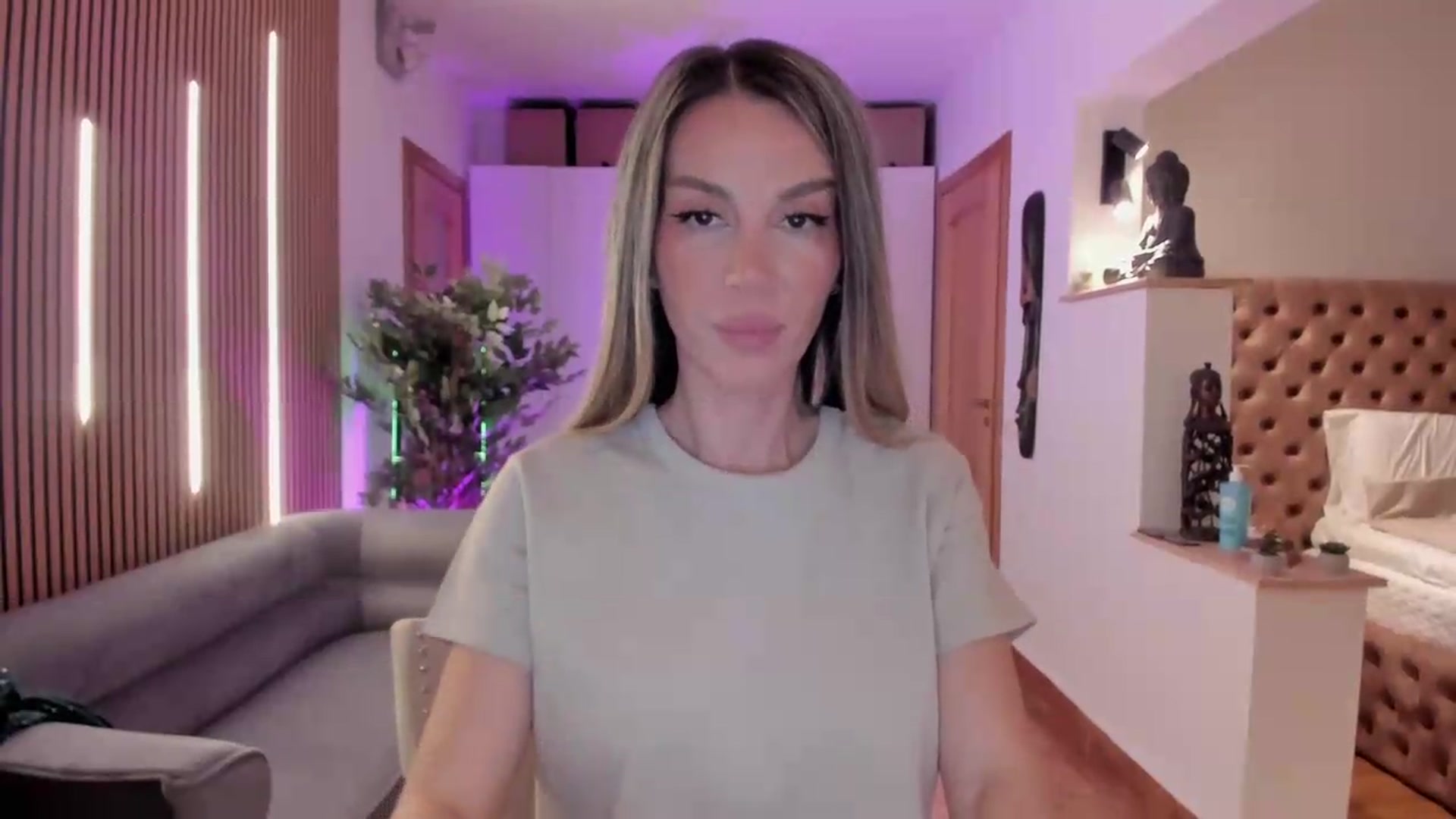 Gallery image thumbnail from Alesia_'s myfreecams stream on, 04/29/2026, 23:53 image 4 of 20