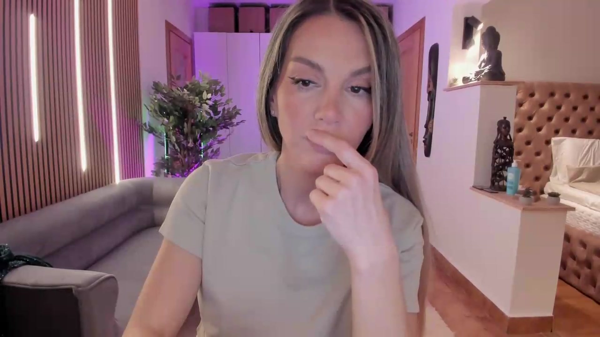 Gallery image thumbnail from Alesia_'s myfreecams stream on, 04/29/2026, 23:53 image 6 of 20