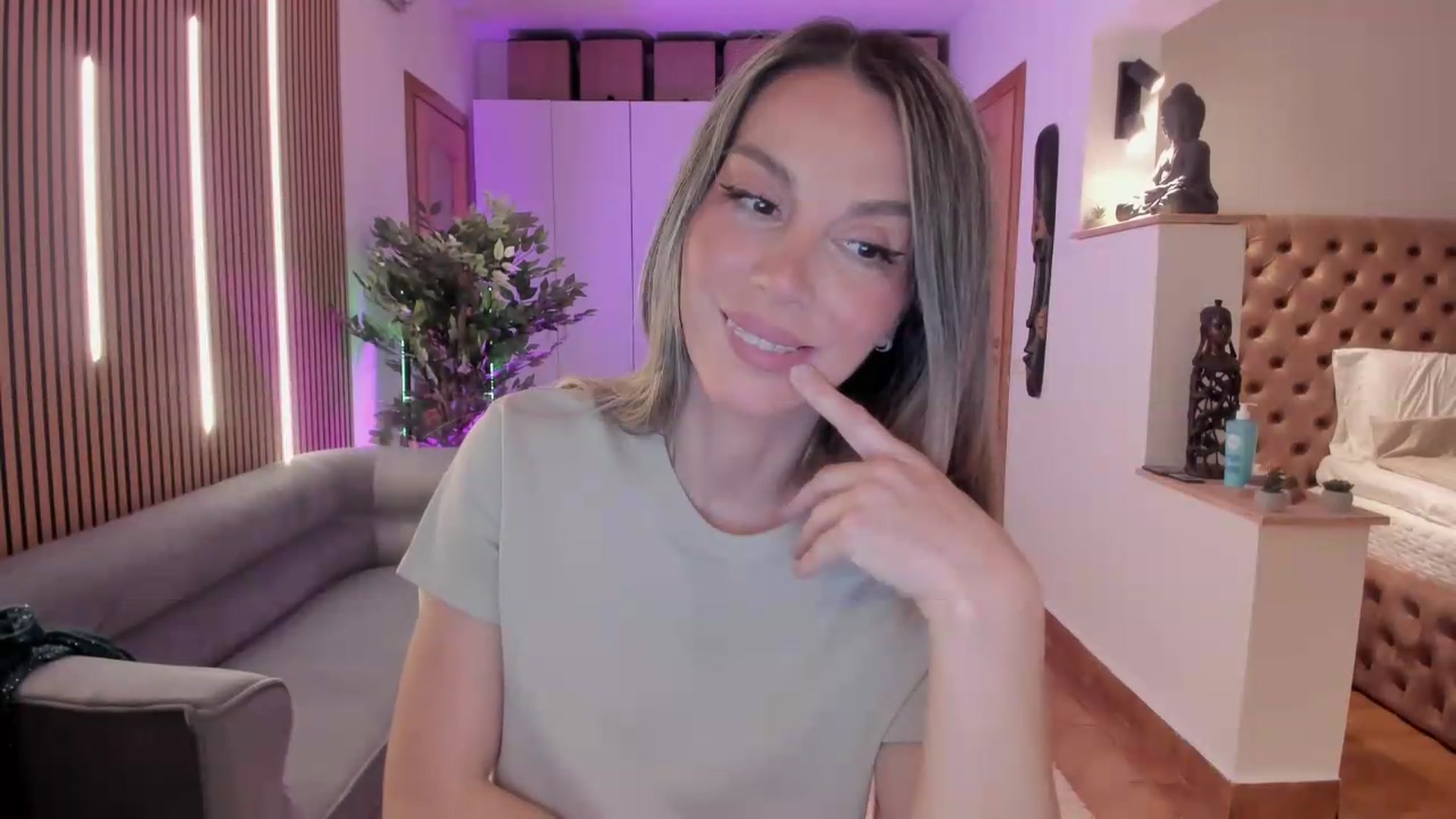 Gallery image thumbnail from Alesia_'s myfreecams stream on, 04/29/2026, 23:53 image 5 of 20