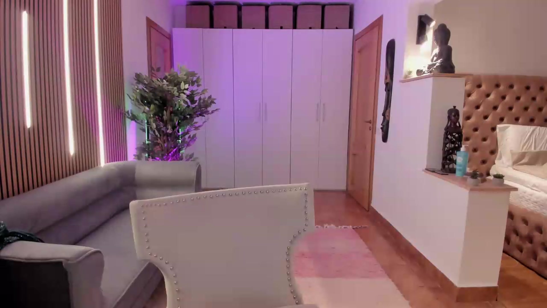 Gallery image thumbnail from Alesia_'s myfreecams stream on, 04/29/2026, 23:53 image 15 of 20