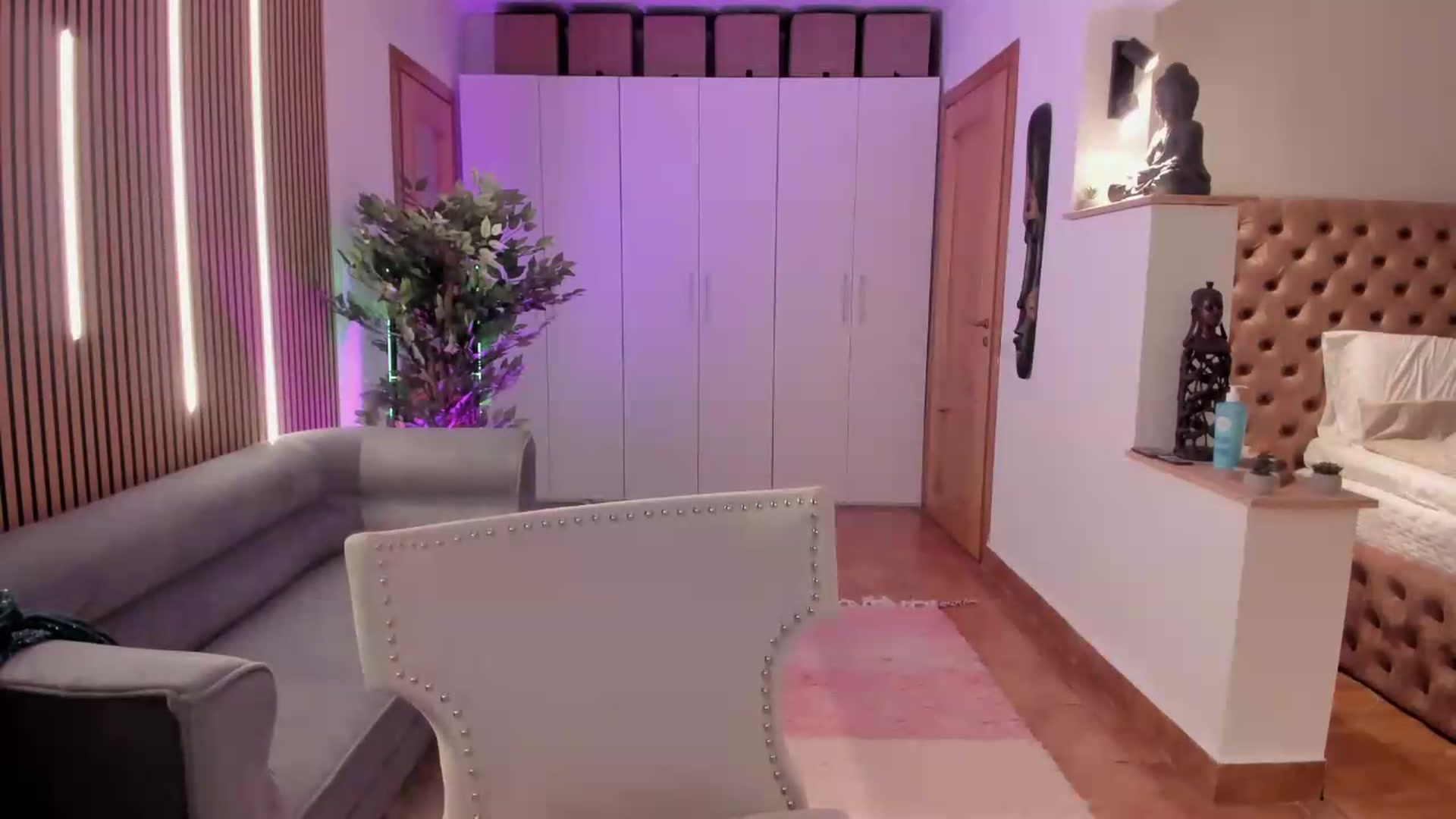 Gallery image thumbnail from Alesia_'s myfreecams stream on, 04/29/2026, 23:53 image 16 of 20