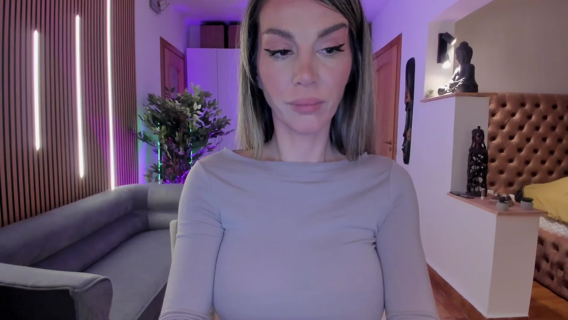 Gallery image thumbnail from Alesia_'s myfreecams stream on, 05/08/2026, 23:39 image 9 of 20