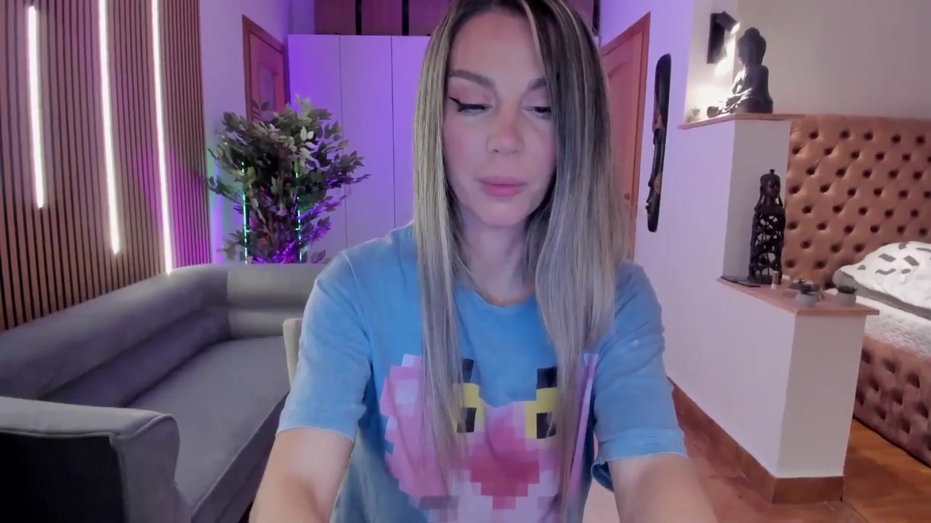 Gallery image thumbnail from Alesia_'s myfreecams stream on, 05/10/2026, 24:16 image 19 of 20