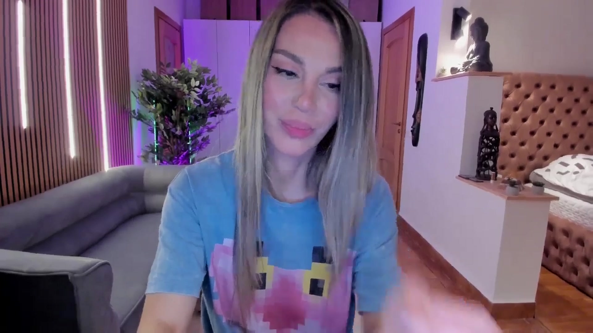 Gallery image thumbnail from Alesia_'s myfreecams stream on, 05/10/2026, 24:16 image 17 of 20