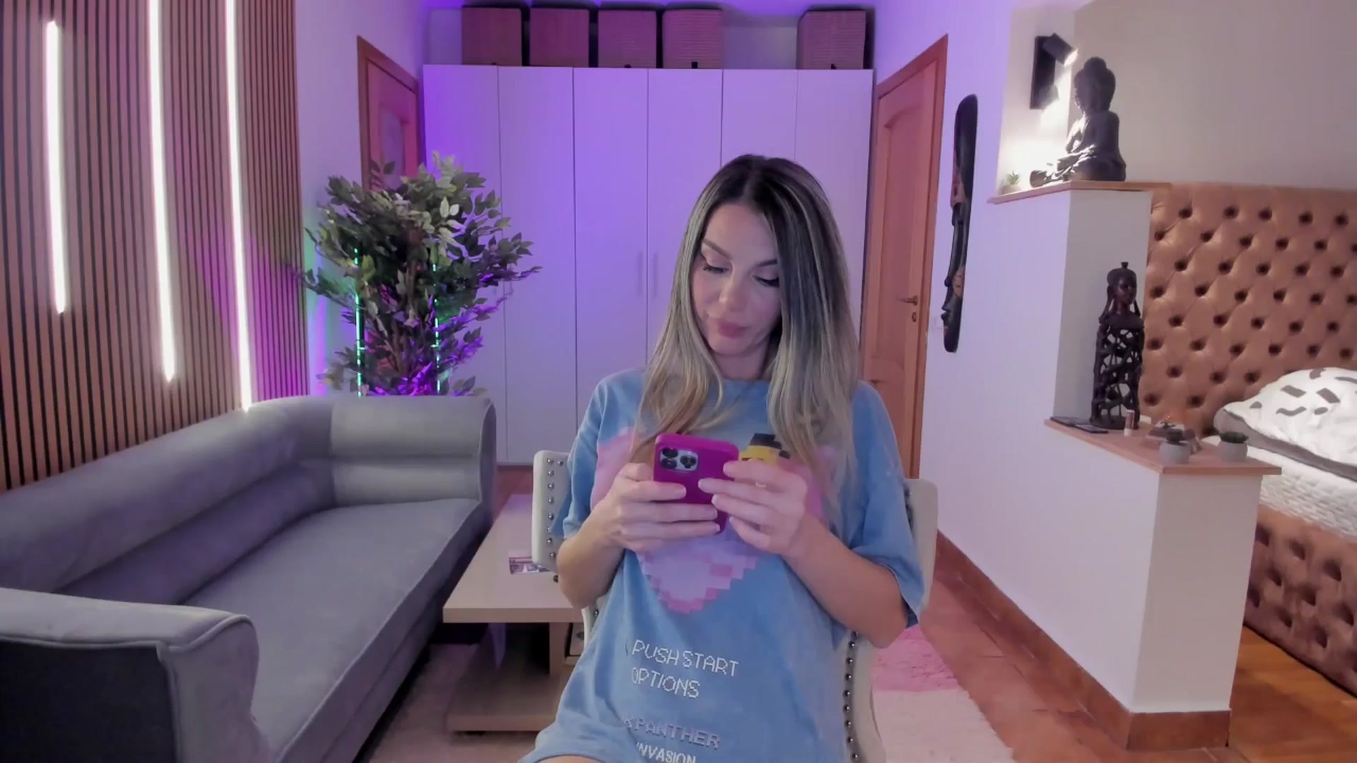 Gallery image thumbnail from Alesia_'s myfreecams stream on, 05/10/2026, 24:16 image 6 of 20