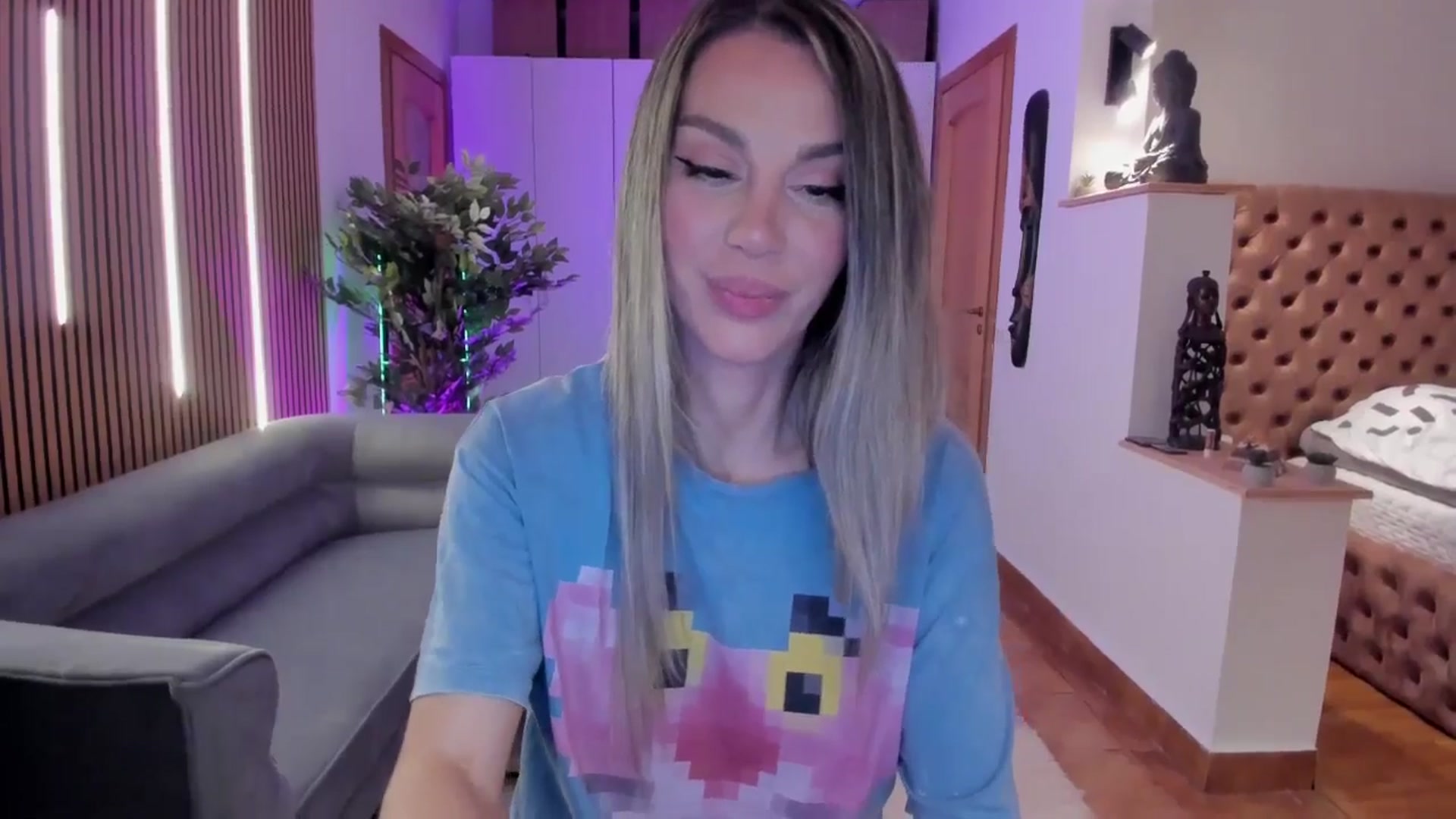 Gallery image thumbnail from Alesia_'s myfreecams stream on, 05/10/2026, 24:16 image 16 of 20