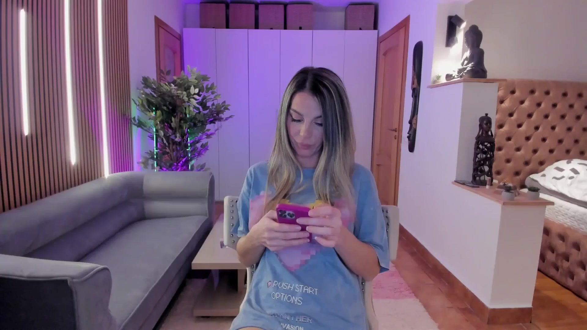 Gallery image thumbnail from Alesia_'s myfreecams stream on, 05/10/2026, 24:16 image 7 of 20