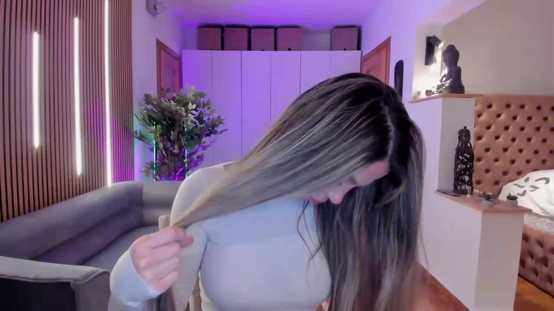 Gallery image thumbnail from Alesia_'s myfreecams stream on, 05/10/2026, 23:41 image 18 of 20