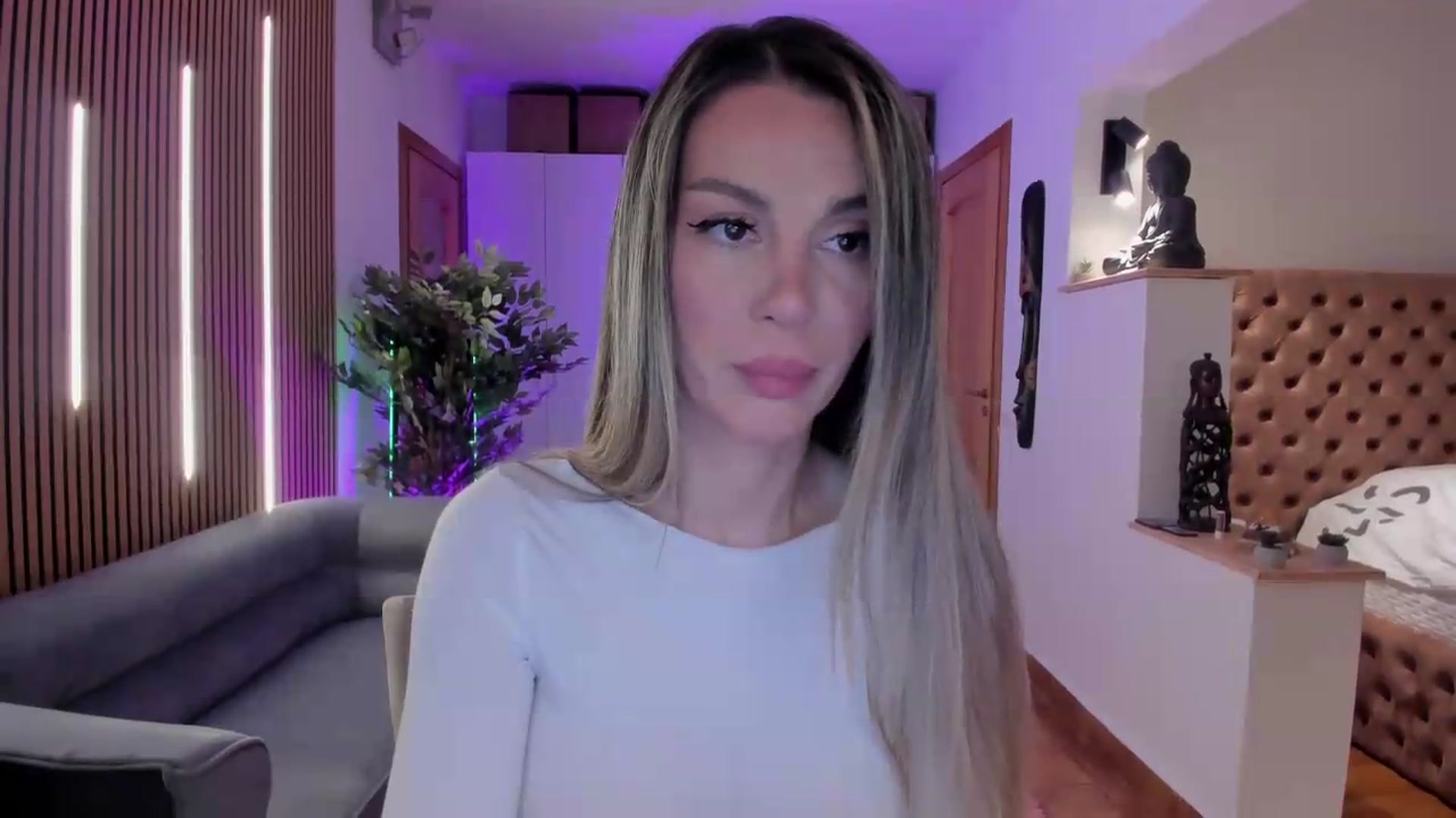 Gallery image thumbnail from Alesia_'s myfreecams stream on, 05/10/2026, 23:41 image 16 of 20