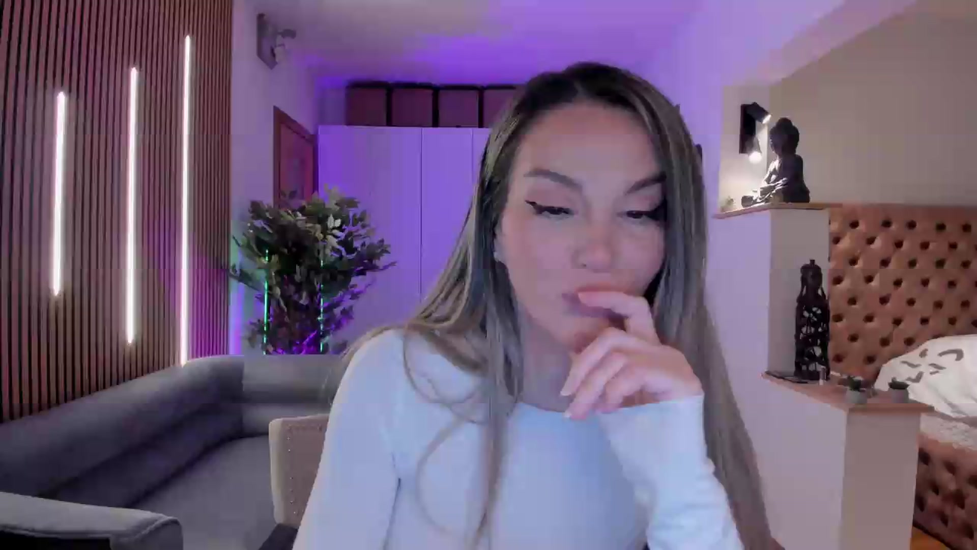 Gallery image thumbnail from Alesia_'s myfreecams stream on, 05/10/2026, 23:41 image 19 of 20