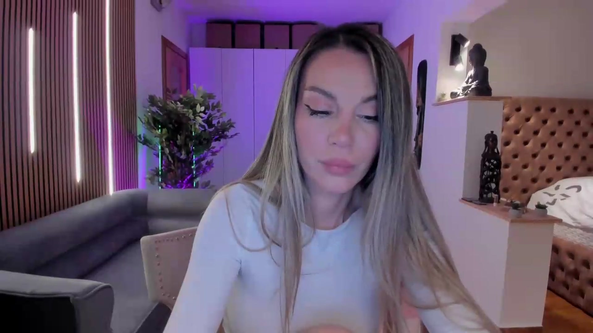 Gallery image thumbnail from Alesia_'s myfreecams stream on, 05/10/2026, 23:41 image 20 of 20