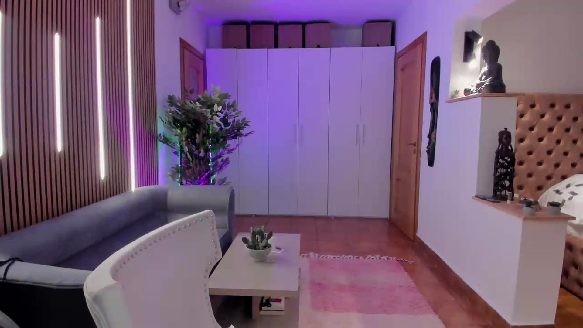 Gallery image thumbnail from Alesia_'s myfreecams stream on, 05/13/2026, 24:11 image 17 of 20