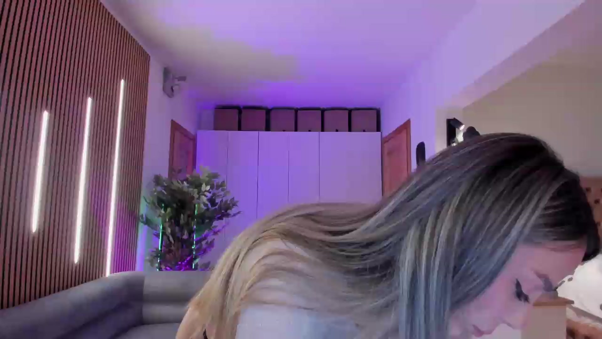 Gallery image thumbnail from Alesia_'s myfreecams stream on, 05/15/2026, 23:04 image 1 of 20